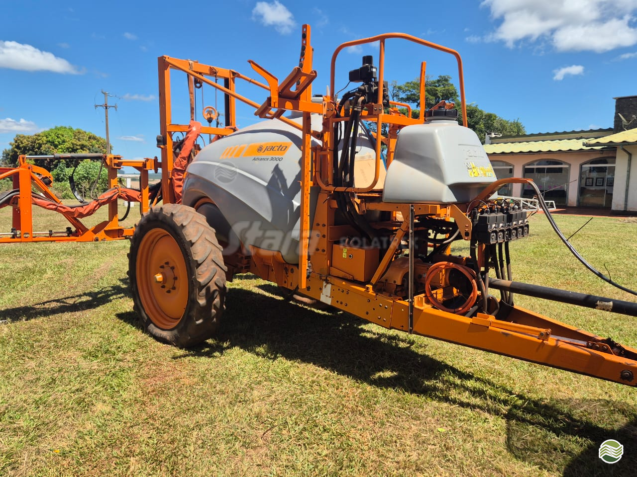 PULVERIZADOR JACTO ADVANCE 3000 AM24 Arrasto Rolatrek Implementos Agrícolas - Stara CASTRO PARANÁ PR